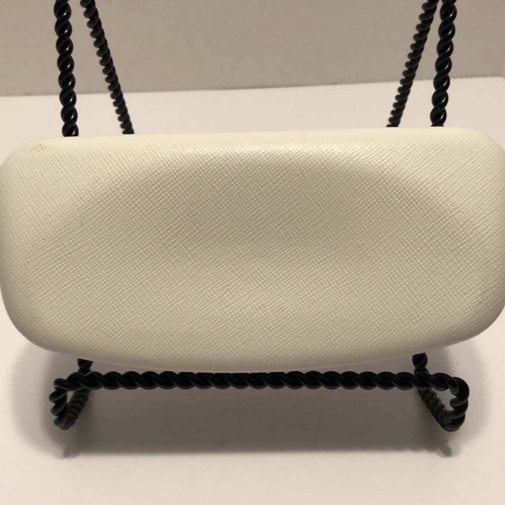 Michael Kors white hard shell sunglasses case - Picture 3 of 9